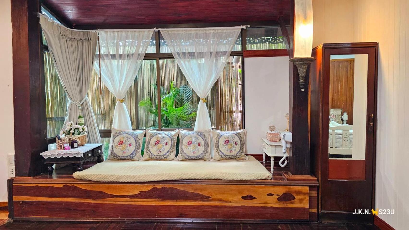 Ban Pong  The Antique Riverside Resort מראה חיצוני תמונה
