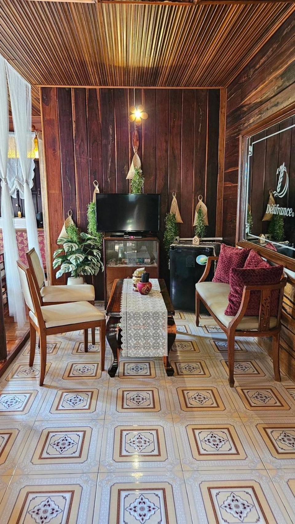 Ban Pong  The Antique Riverside Resort מראה חיצוני תמונה